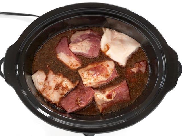 做法简单，家常西餐 : 香料拉猪肉，肉质细嫩鲜香，一锅不够吃