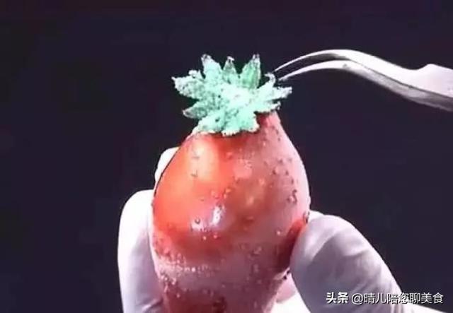 日本餐厅一颗草莓800元，看完制作过程后网友表示：纯属作秀！