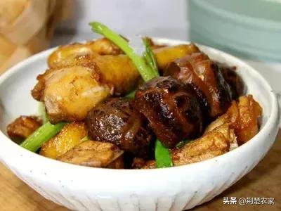原始森林神农架小花菇，属于的山野味道，舌尖上的中国介绍的美味