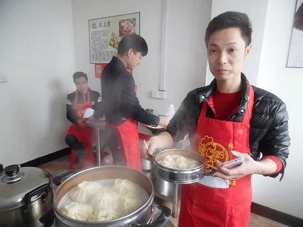 开家灌汤包店前景好吗， 南京学做灌汤包技术哪里正宗?