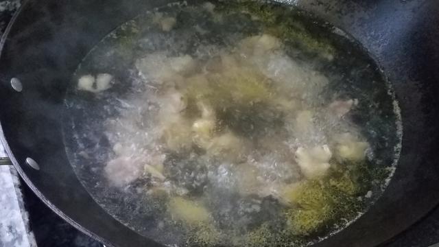 椰子炖鸡，很多人都没喝过的一道靓汤，做法简单味道香，值得一吃