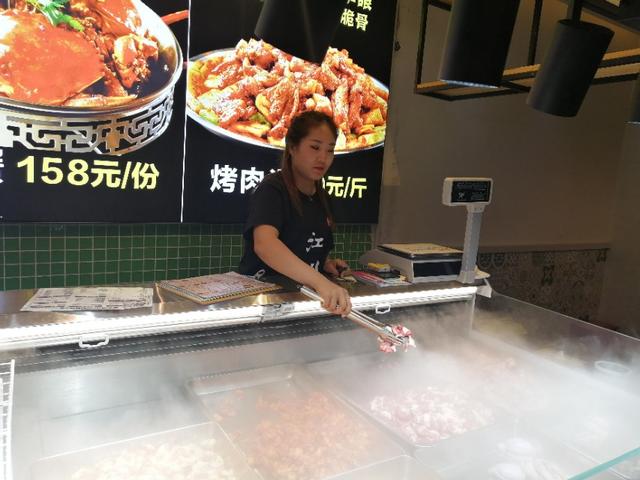 郑州富田太阳城洒爷烧烤，158块钱的巴解辣蟹，肉肥味正太诱人